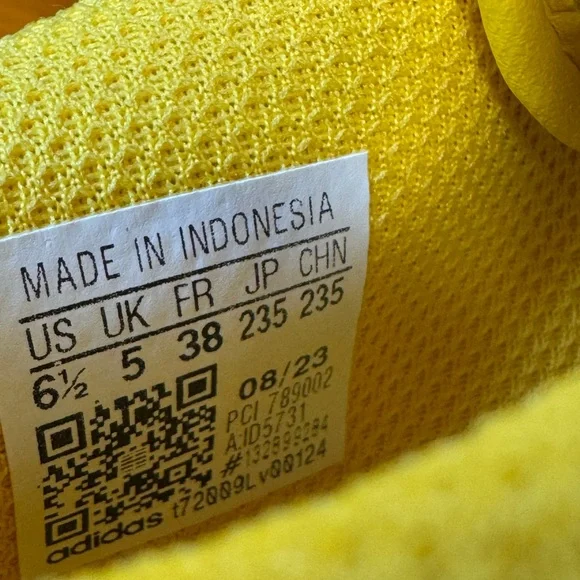 Adidas Bold Yellow Superstar XLG - Picture 5 of 9